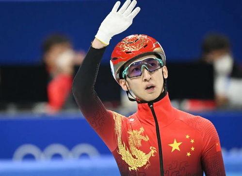 武大靖综艺吃瓜视频,揭秘冰上英雄的趣味生活